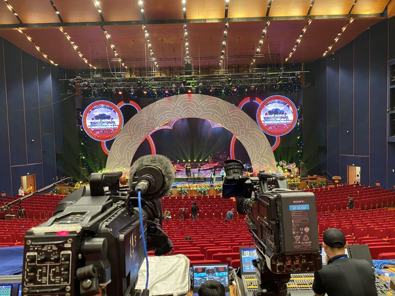 Quay chụp sự kiện