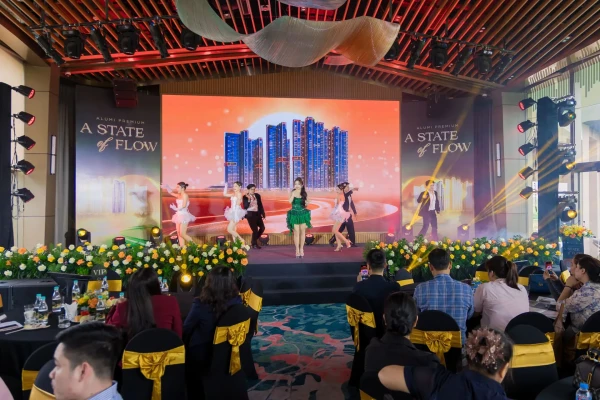 Dịch Vụ Quay Phim Sự Kiện Chuyên Nghiệp: Điểm Nhấn Từ Lễ Mở Bán ALUMI Premium